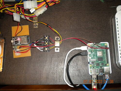 Raspberry Pi connected to the homelab without cooling