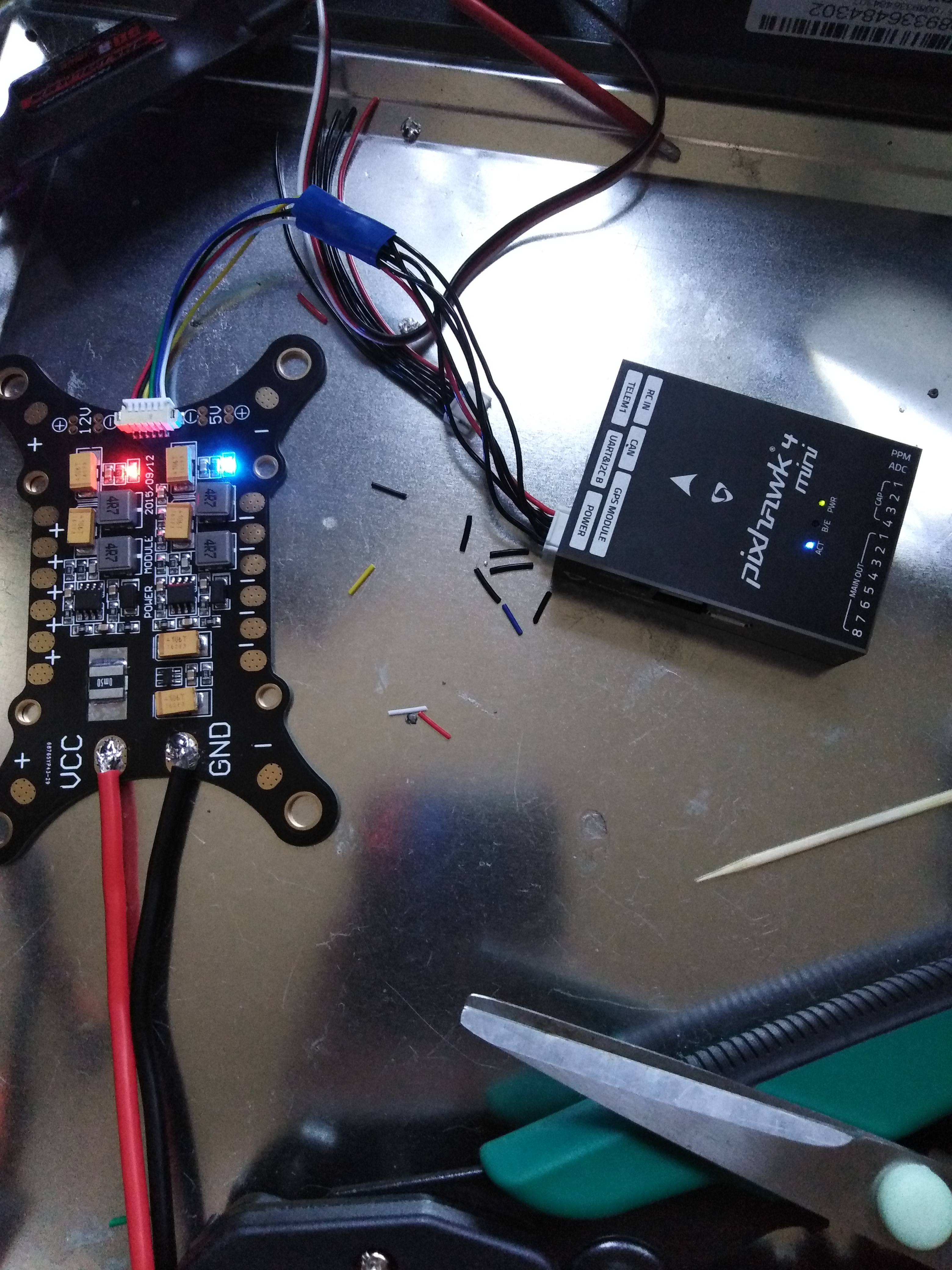 connector of PDB soldered to pixhawk power connector